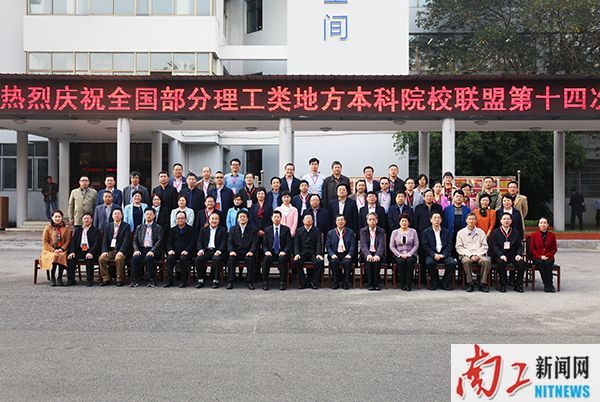 2017-10-27_111857_484691.jpg 7B5A6833.jpg